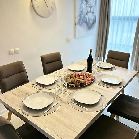 Anchor Apartment