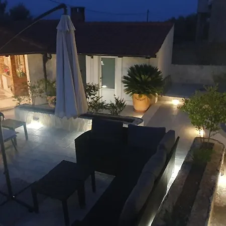 Anchor Apartment