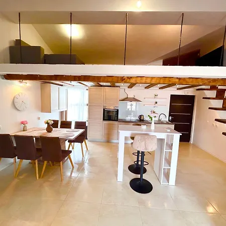 Anchor Apartment Slatine