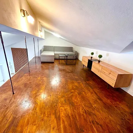 Anchor Apartment