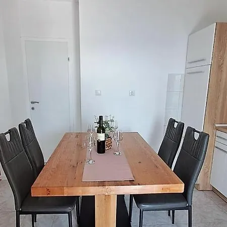 Anchor Guest house Celina