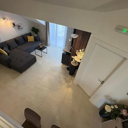 Anchor Apartment Slatine
