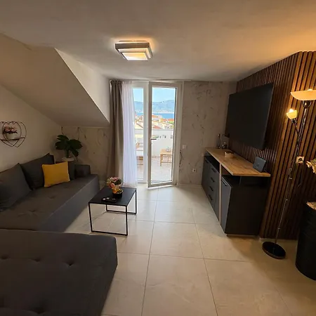 Anchor Apartment