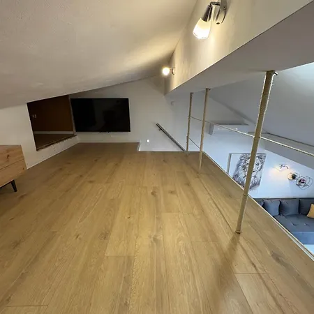 Apartment Anchor